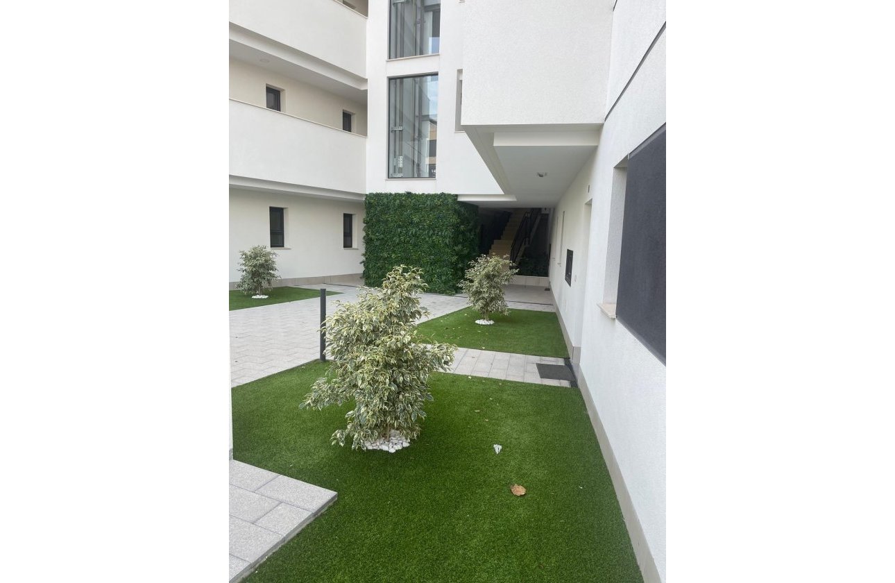 Revente - Penthouse -
Orihuela Costa - Las Filipinas