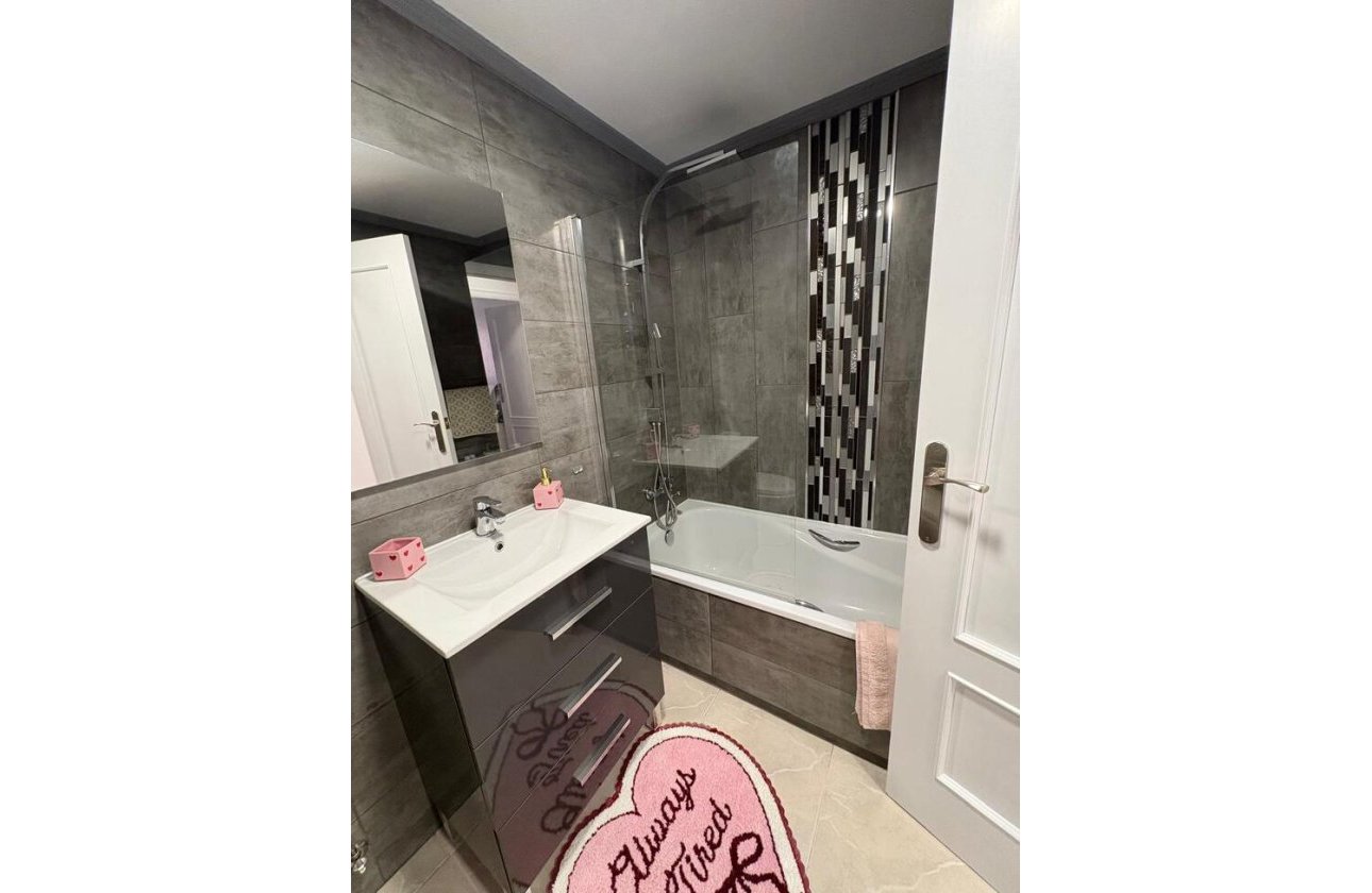 Revente - Penthouse -
Playa Flamenca - Costa Blanca