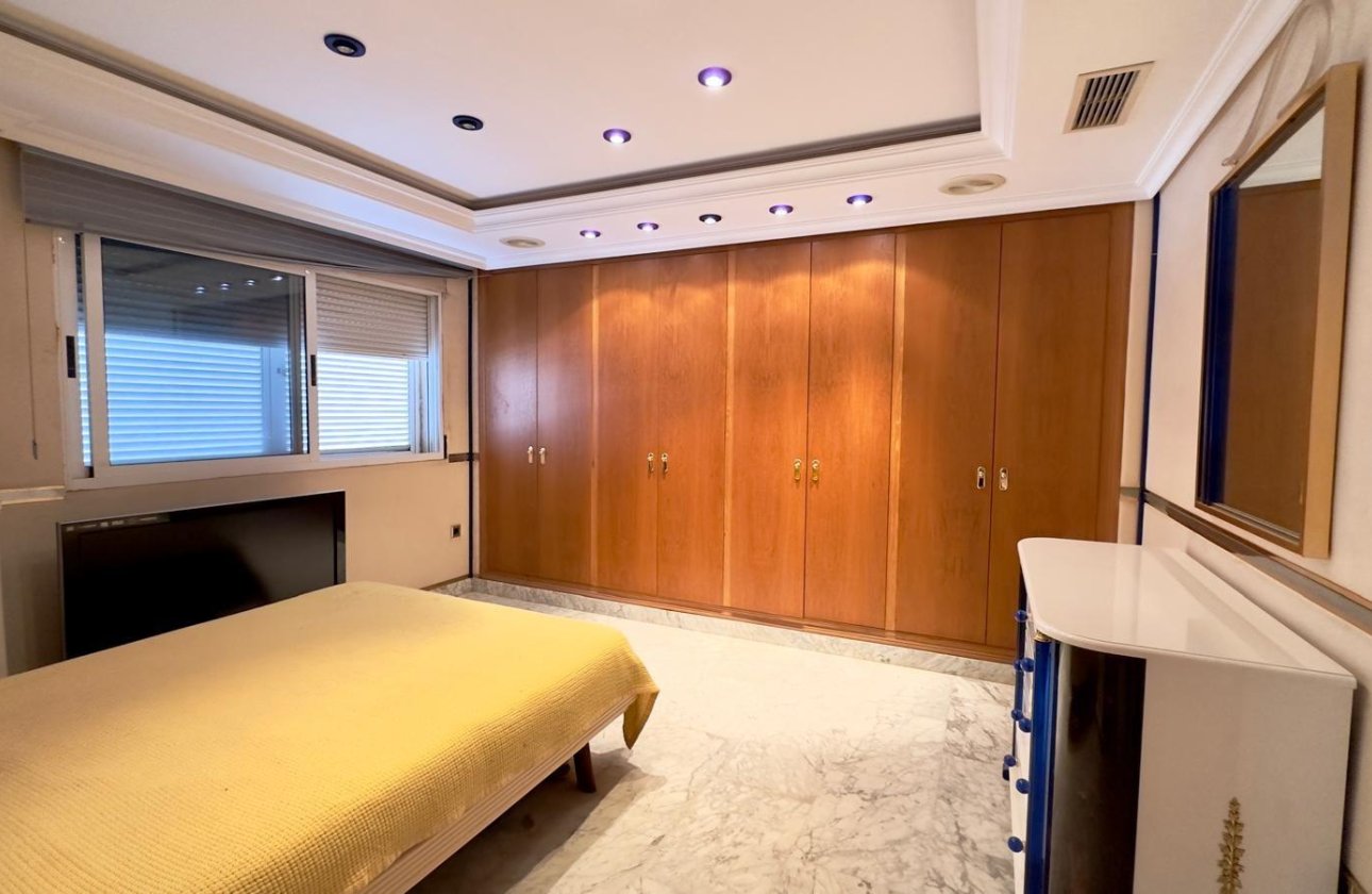 Revente - Penthouse -
Torrevieja - Centro