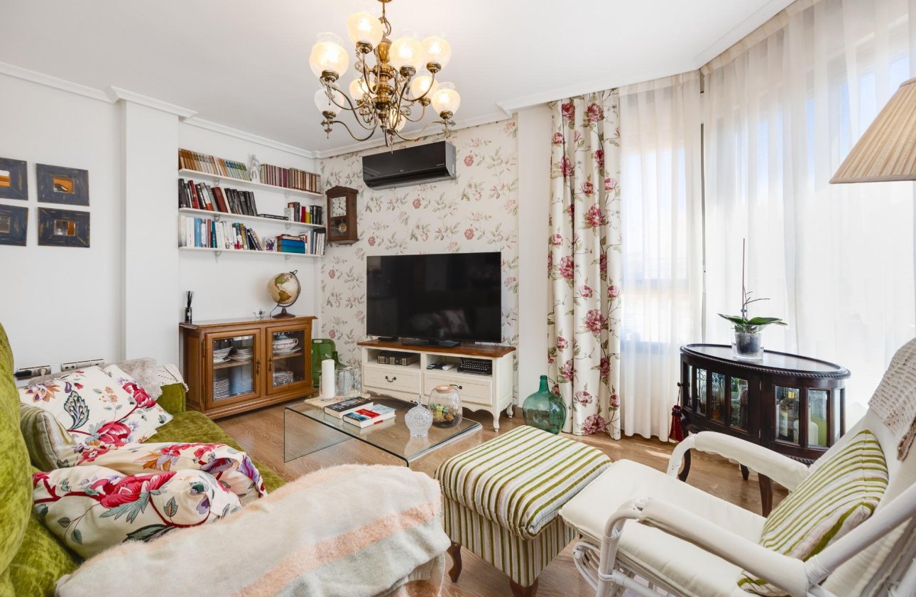 Revente - Penthouse -
Torrevieja - Centro