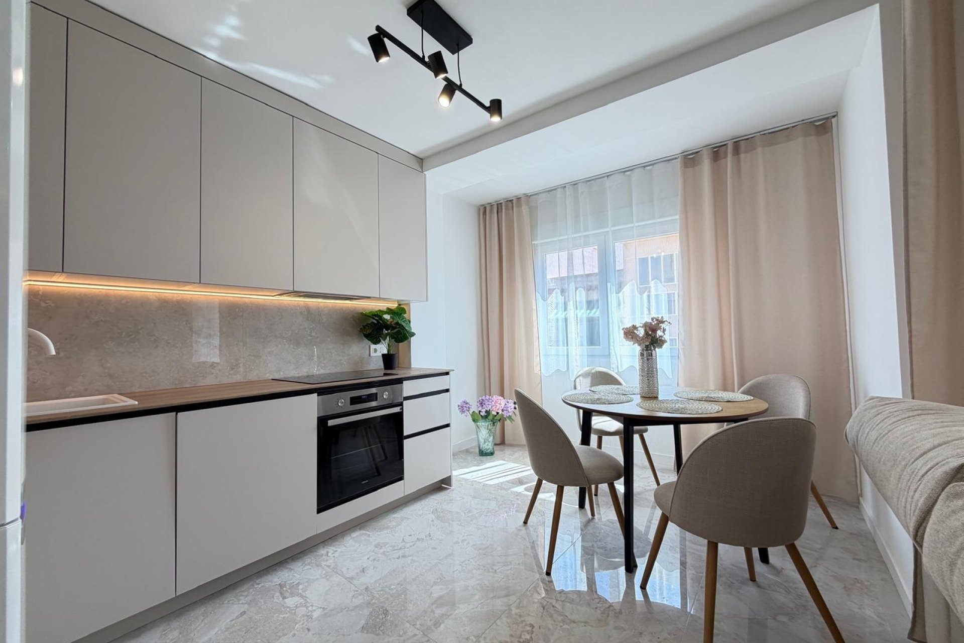 Revente - Penthouse -
Torrevieja - Estacion De Autobuses