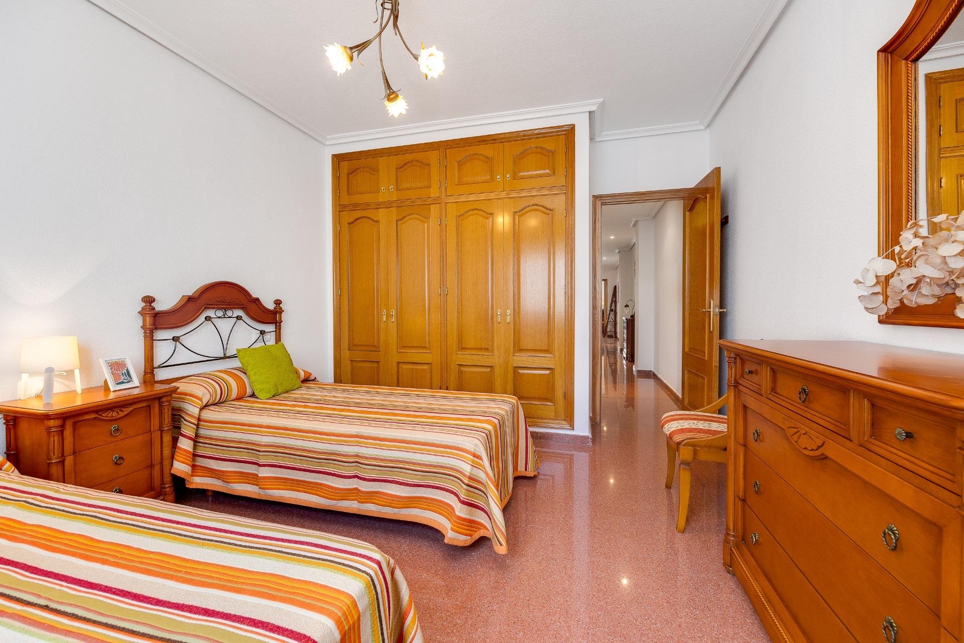 Revente - Penthouse -
Torrevieja - Paseo Maritimo