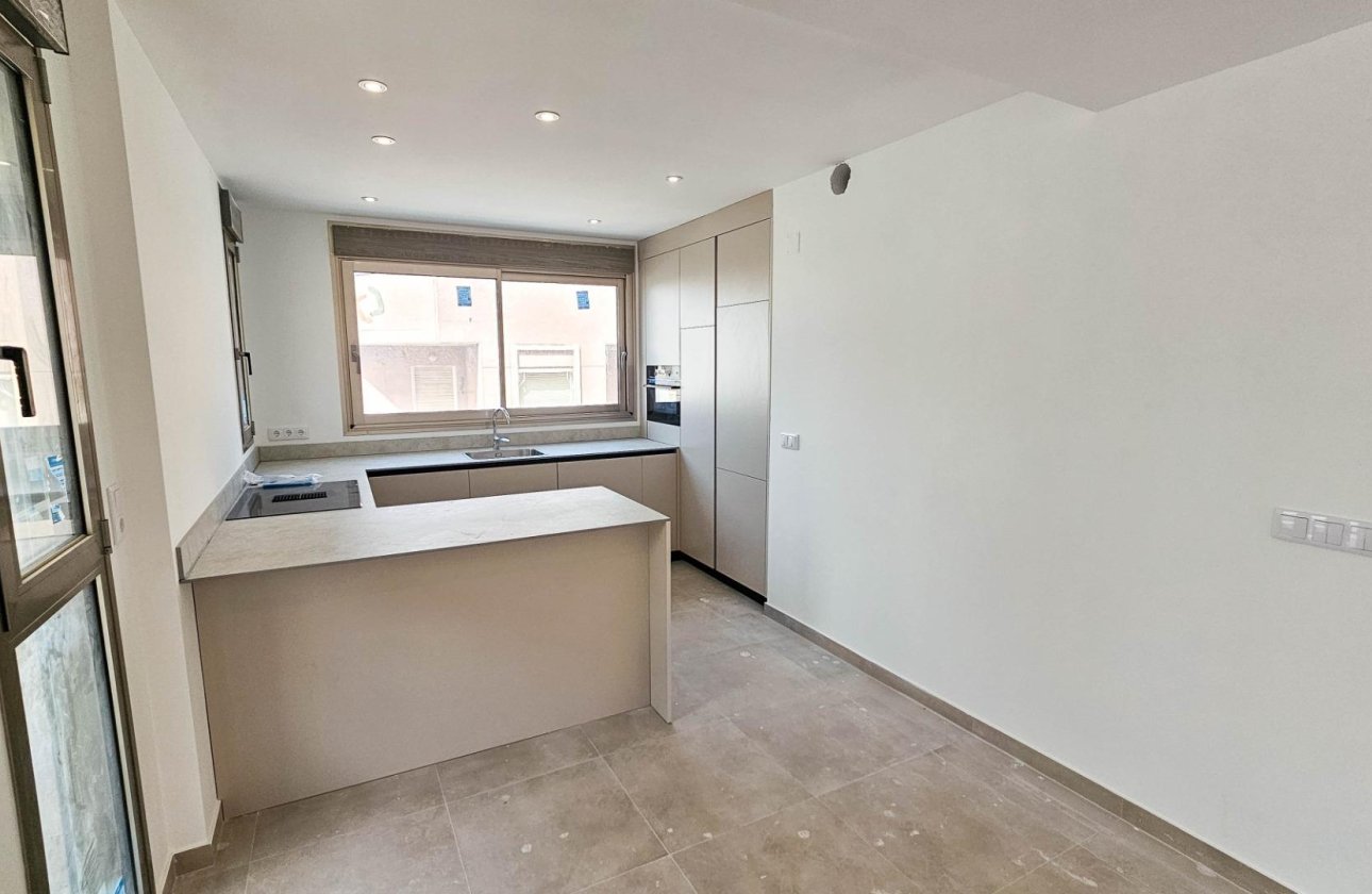 Revente - Penthouse -
Torrevieja - Paseo Maritimo