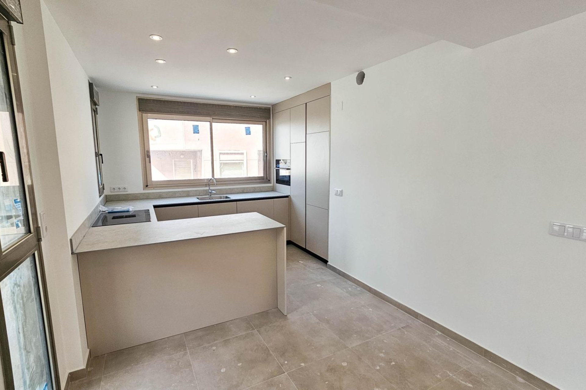 Revente - Penthouse -
Torrevieja - Paseo Maritimo