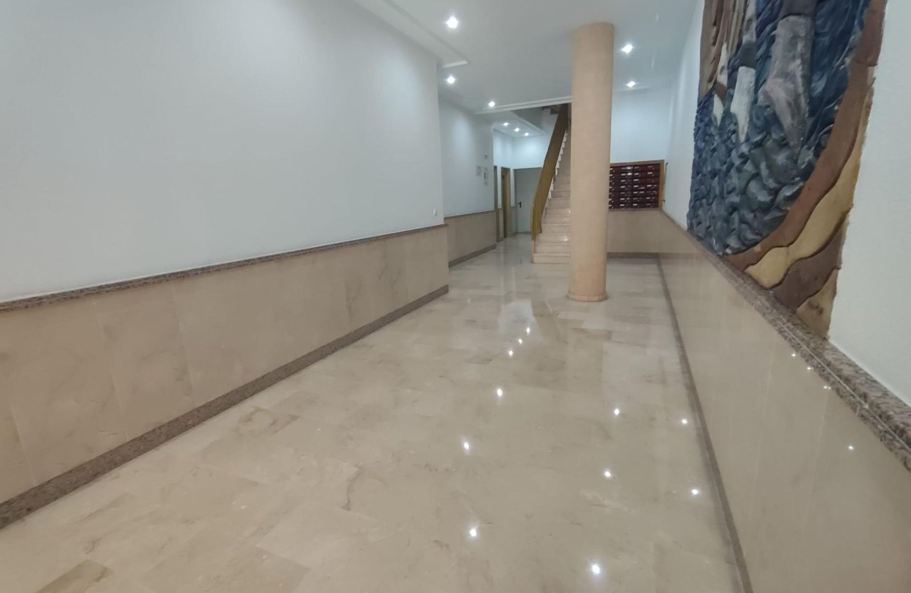 Revente - Penthouse -
Torrevieja - Paseo Maritimo