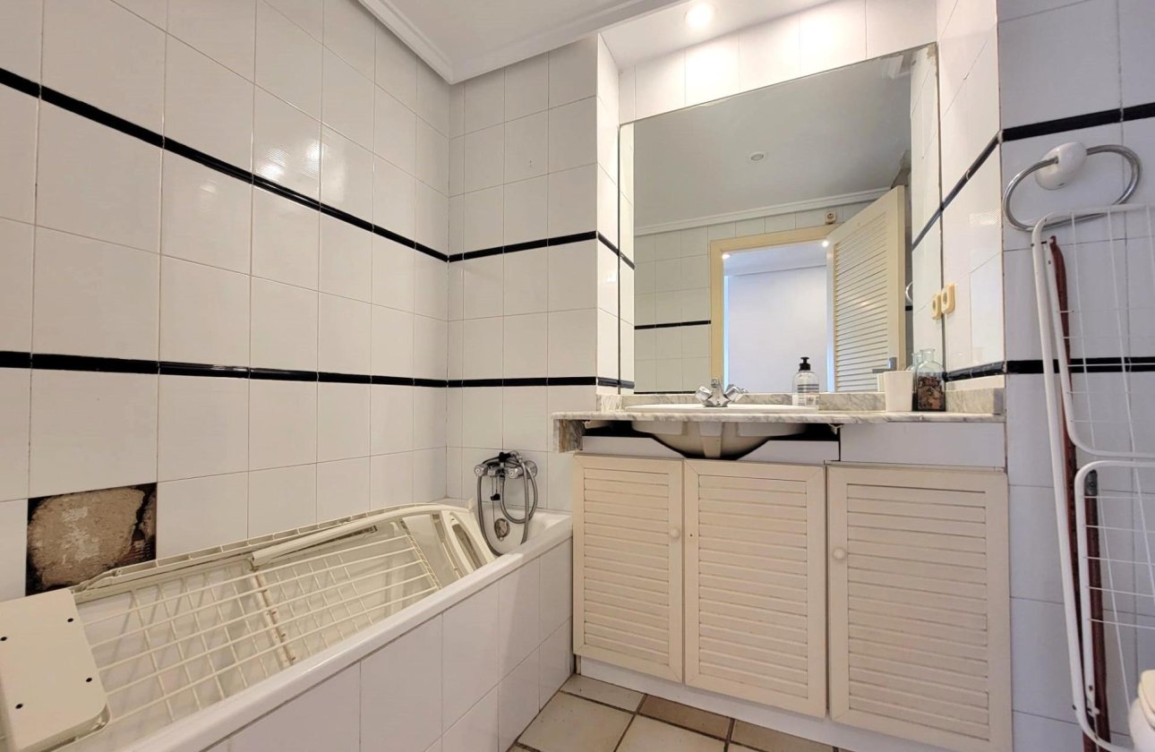 Revente - Penthouse -
Torrevieja - Playa De La Mata