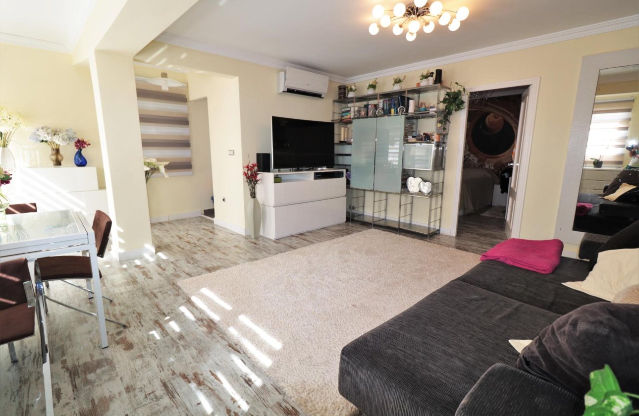 Revente - Penthouse -
Torrevieja - Playa De Los Naufragos