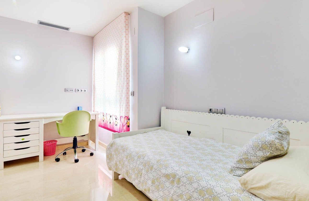 Revente - Penthouse -
Torrevieja