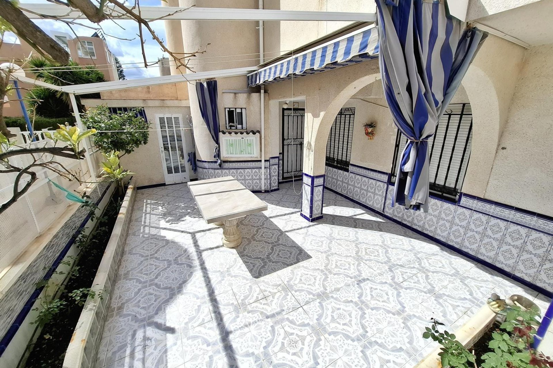 Revente - Quad House -
Torrevieja - Carrefour