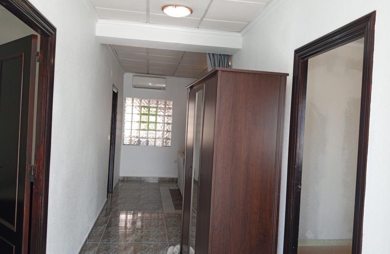 Revente - Semi Detached -
Los Montesinos - PUEBLO CENTRO