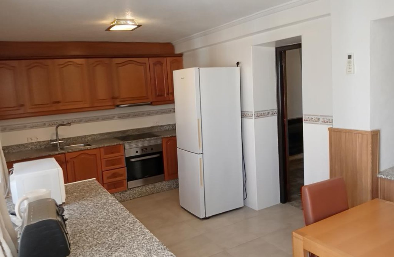 Revente - Semi Detached -
Los Montesinos - PUEBLO CENTRO