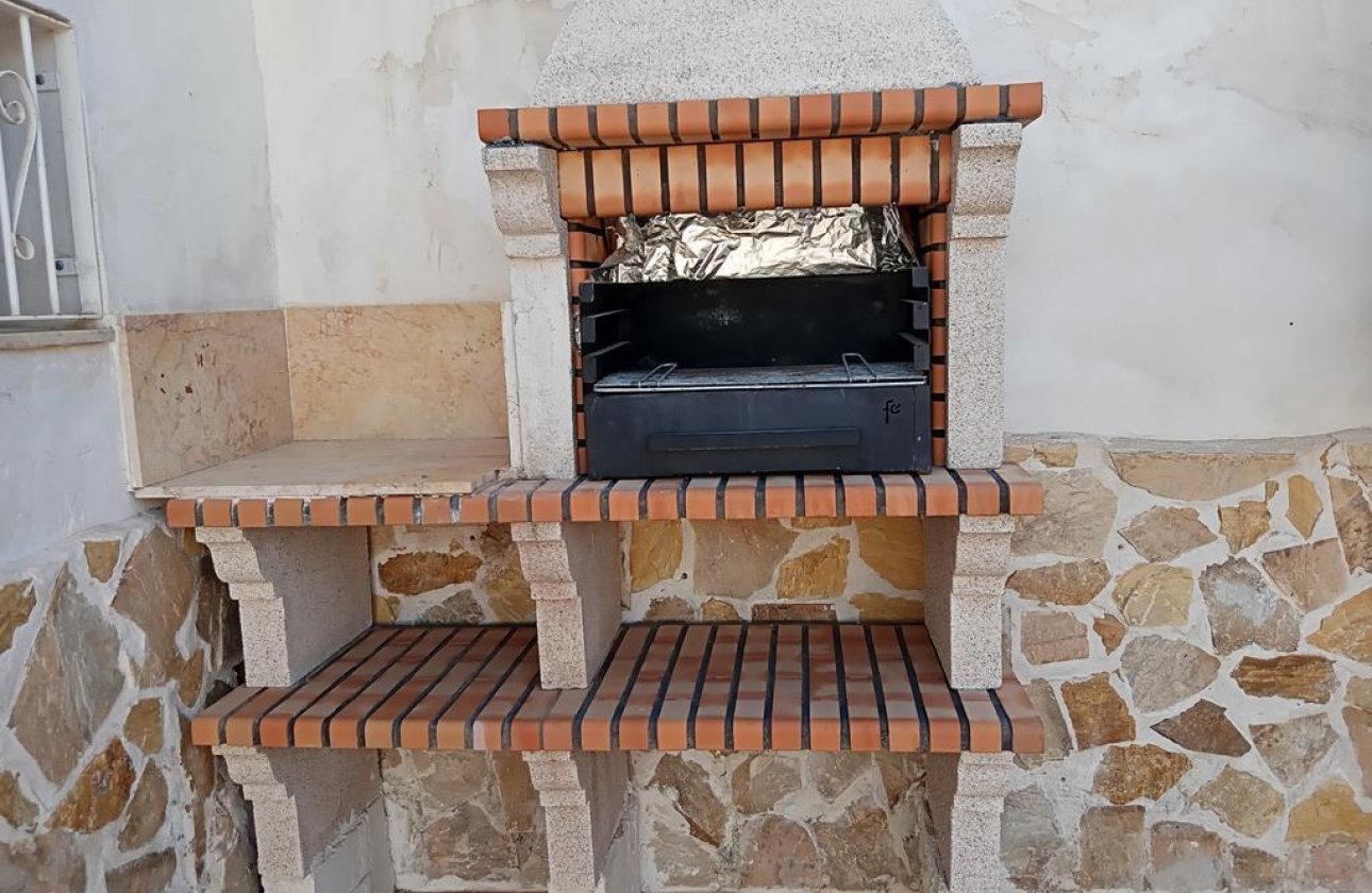 Revente - Semi Detached -
Los Montesinos - PUEBLO CENTRO