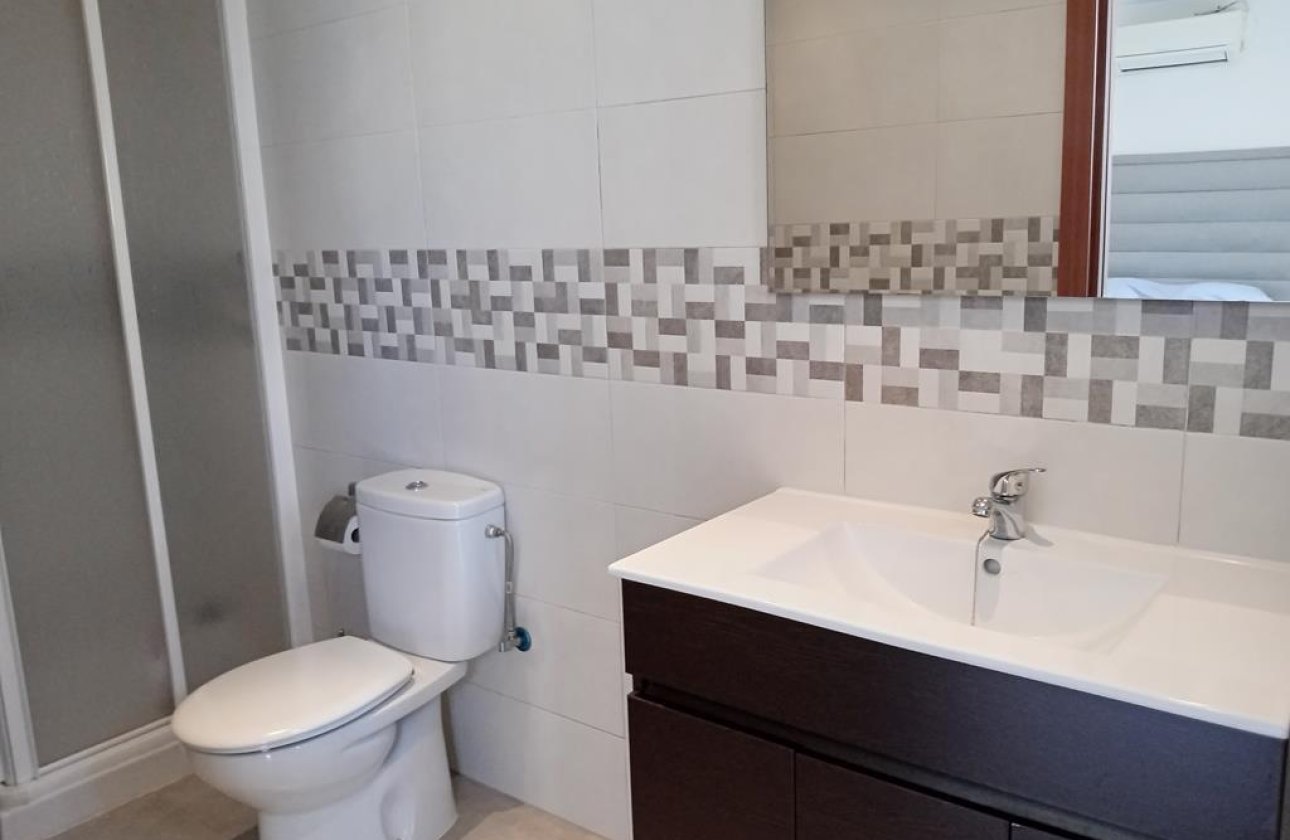 Revente - Semi Detached -
Los Montesinos - PUEBLO CENTRO