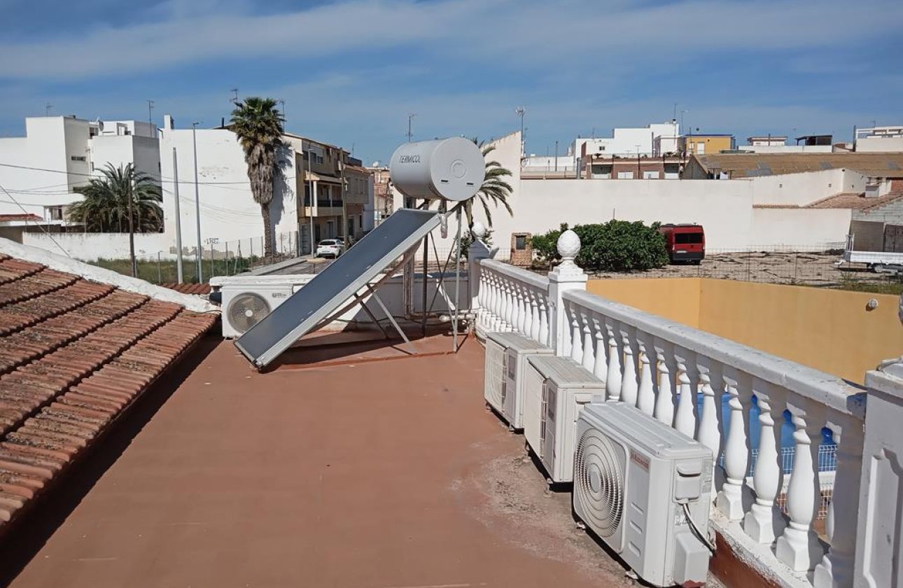 Revente - Semi Detached -
Los Montesinos - PUEBLO CENTRO