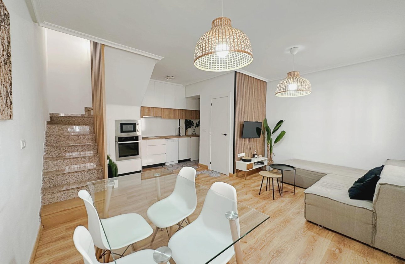 Revente - Semi Detached -
Orihuela Costa - La Zenia