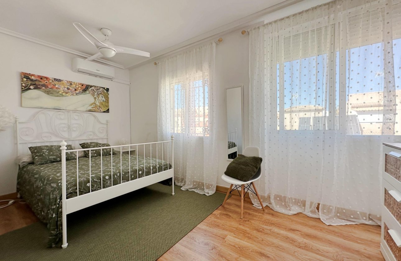 Revente - Semi Detached -
Orihuela Costa - La Zenia