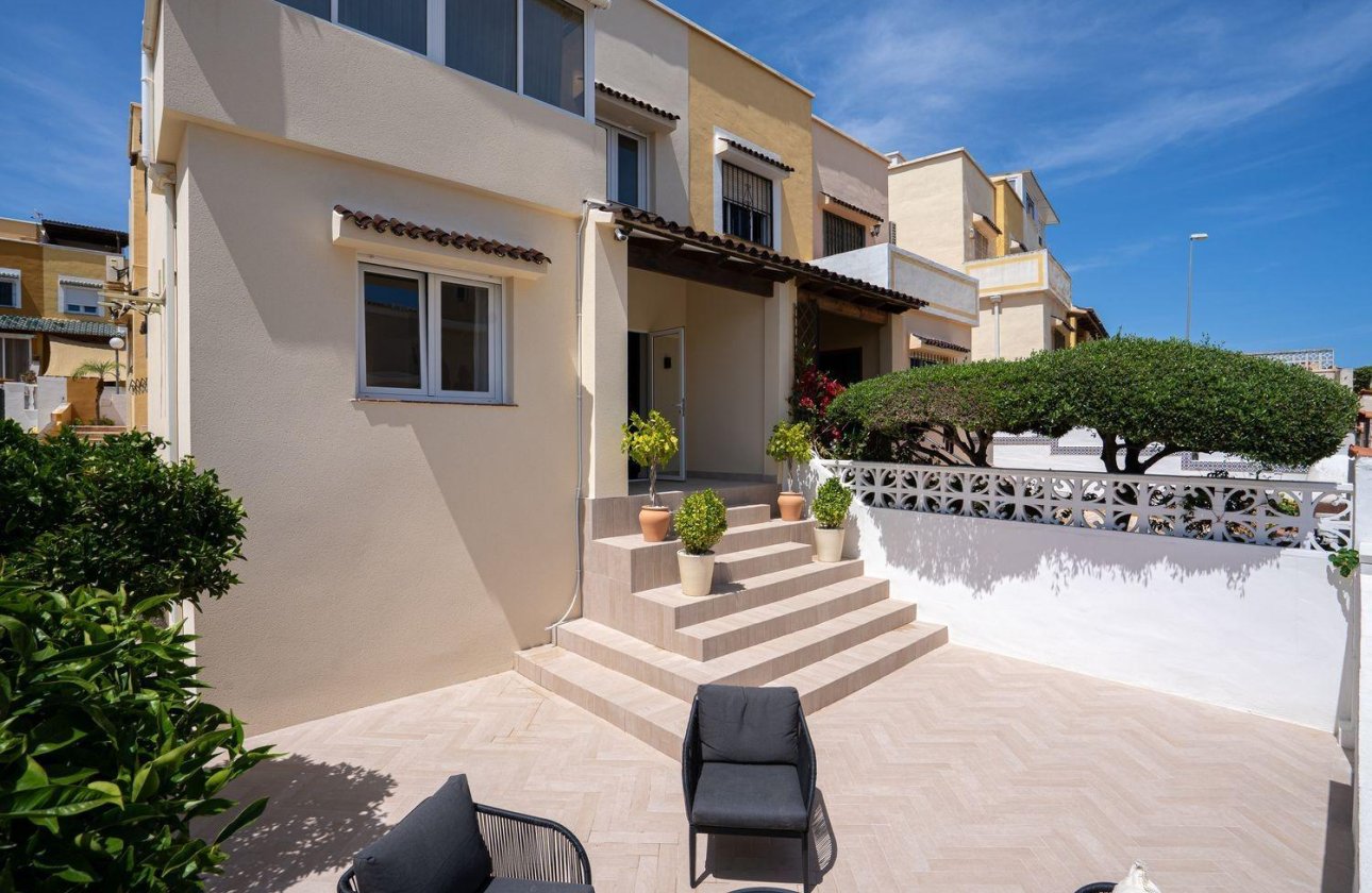 Revente - Semi Detached -
Orihuela Costa - Los Almendros-la Florida