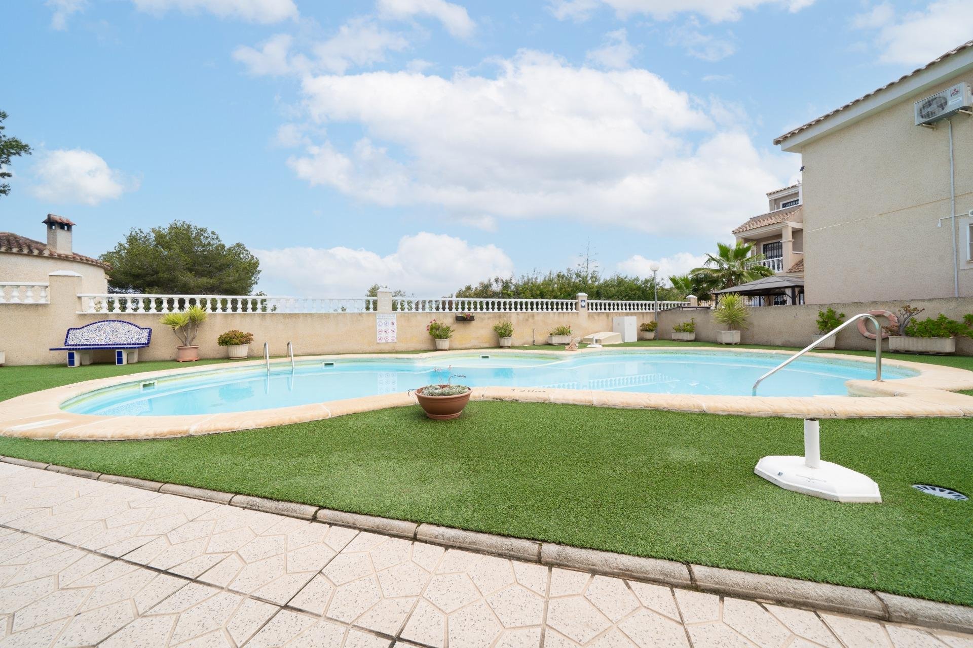 Revente - Semi Detached -
Orihuela Costa - Los Almendros-la Florida