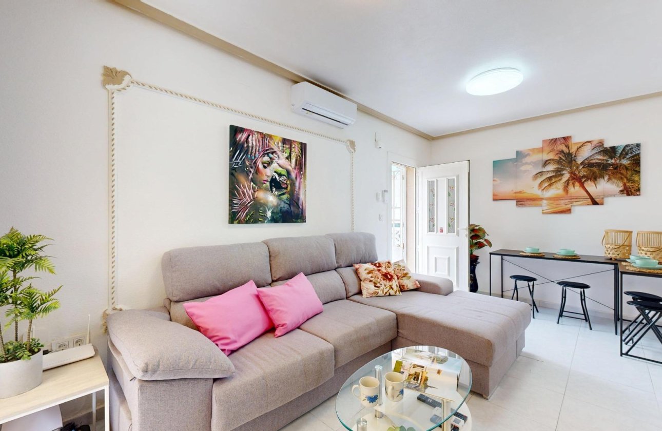 Revente - Semi Detached -
San Miguel de Salinas - 03193