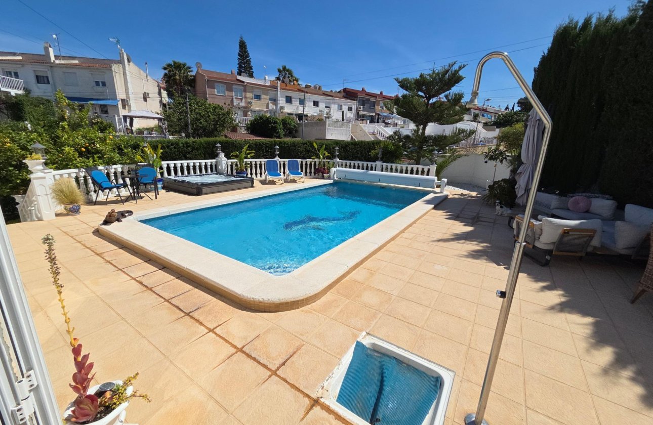 Revente - Semi Detached -
Torrevieja - Los Balcones