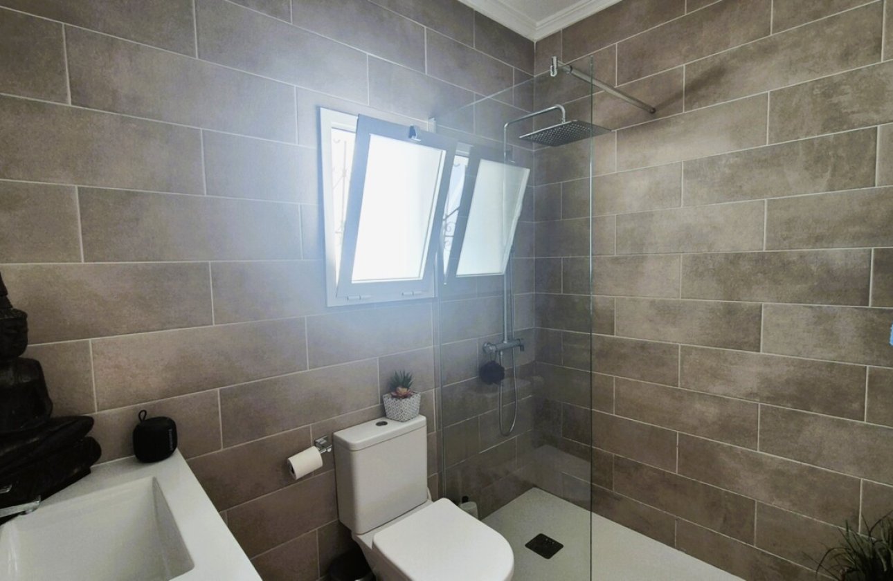 Revente - Semi Detached -
Villamartin - Costa Blanca