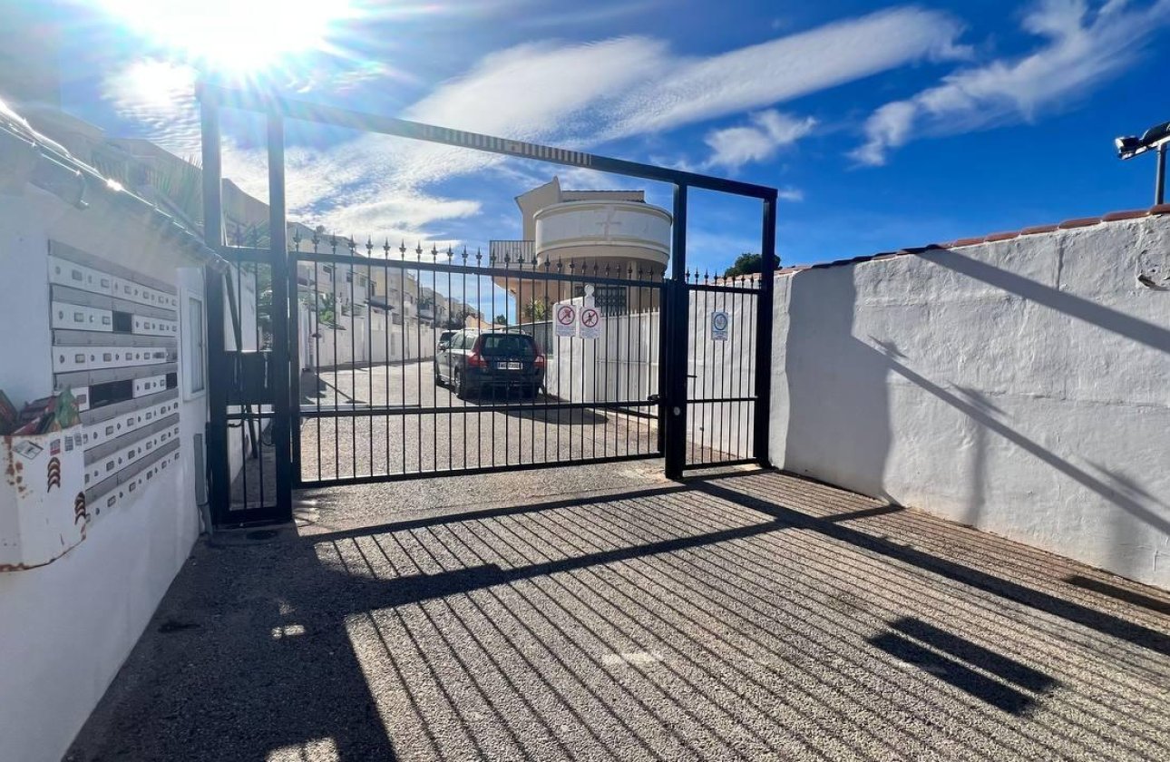 Revente - Town House -
Orihuela Costa - Los Almendros-la Florida