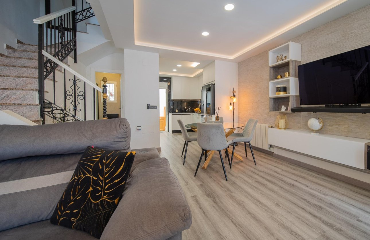 Revente - Town House -
Orihuela Costa - PAU 26