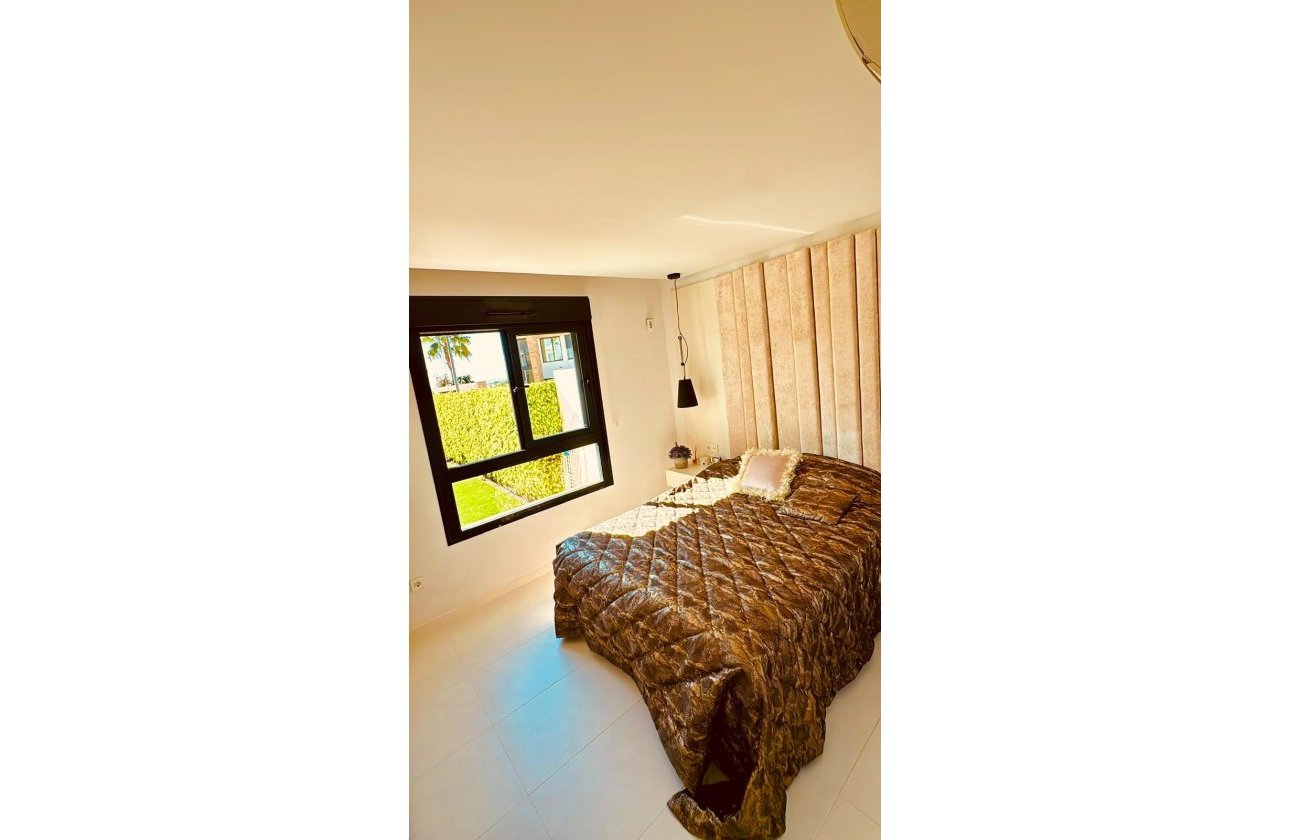 Revente - Town House -
Orihuela Costa - Villamartín