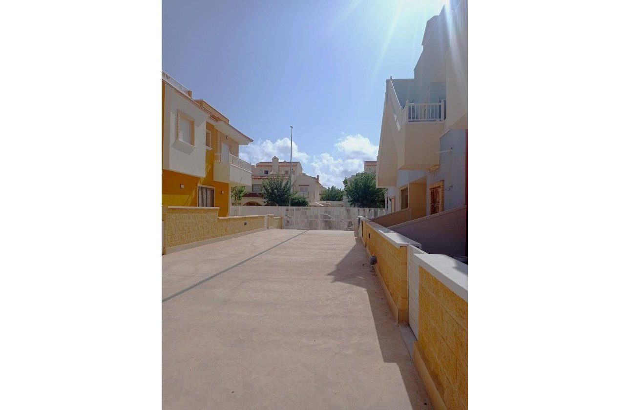 Revente - Town House -
Pilar de la Horadada
