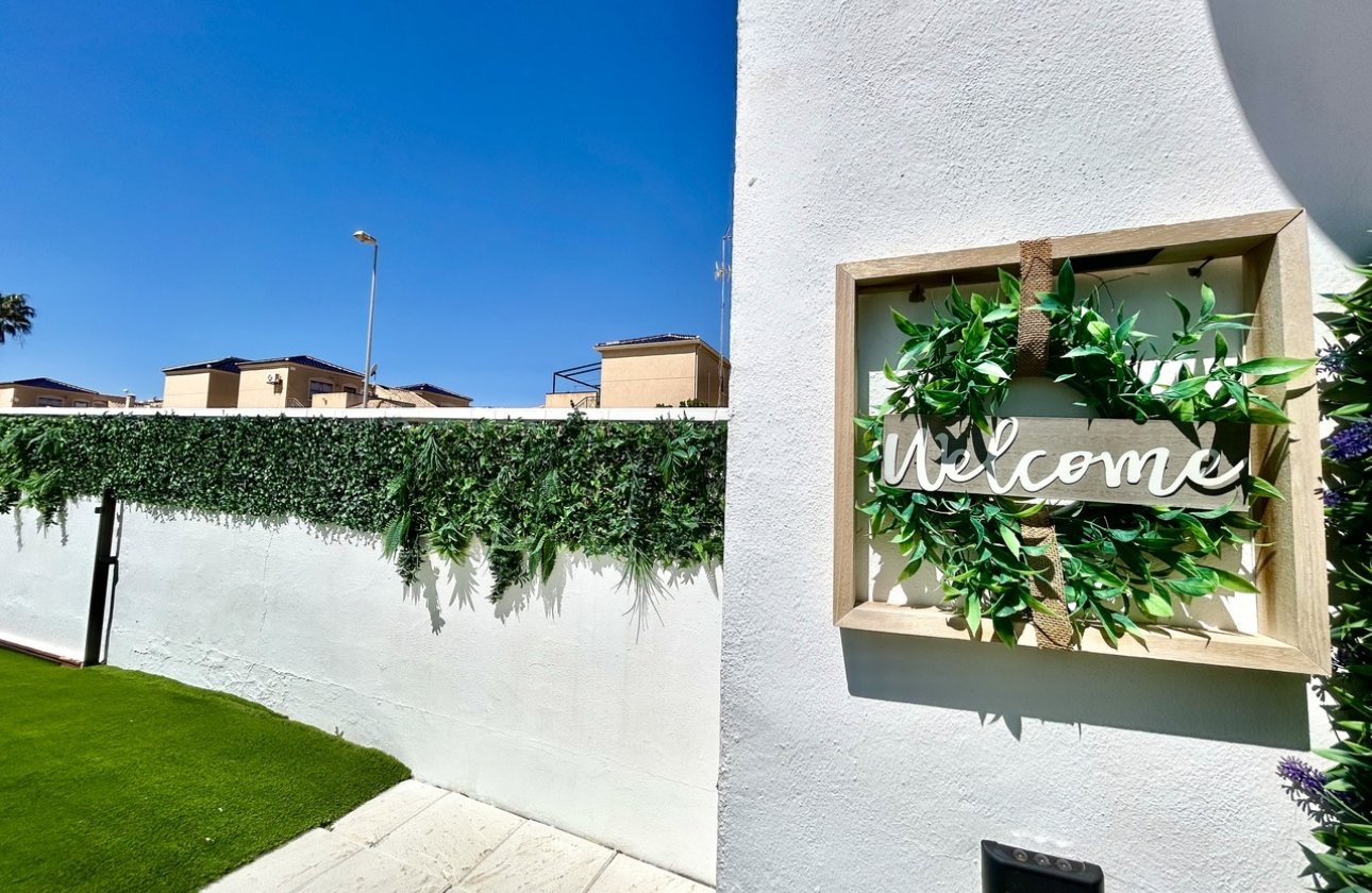 Revente - Town House -
Punta Prima - Costa Blanca