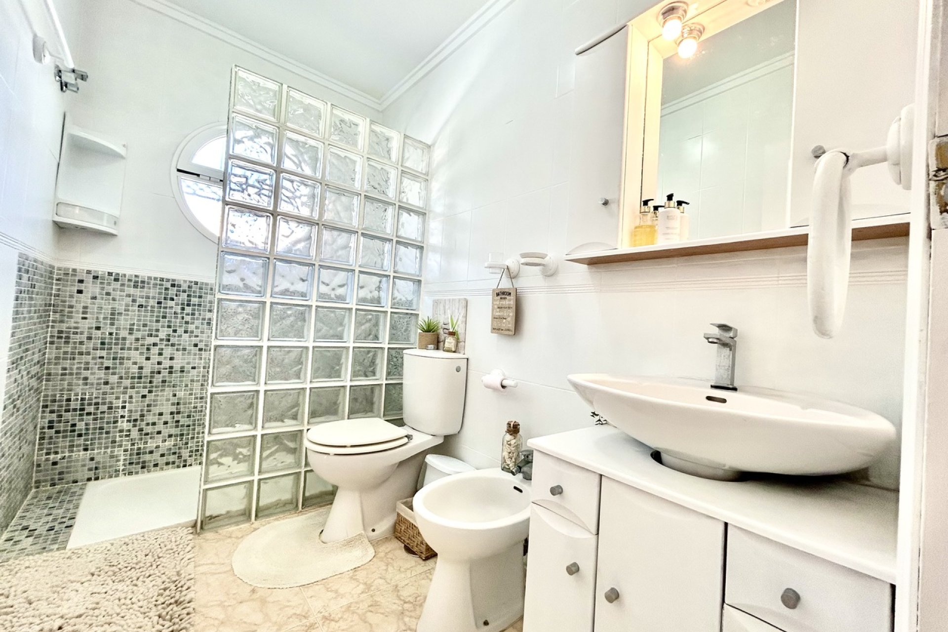 Revente - Town House -
Punta Prima - Costa Blanca