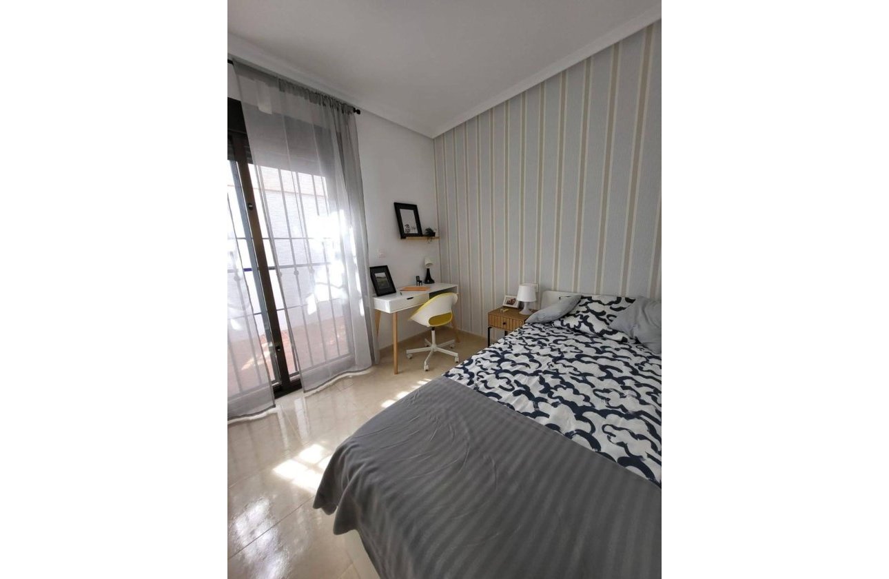 Revente - Town House -
San Miguel de Salinas - Ciudad De Las Comunicaciones