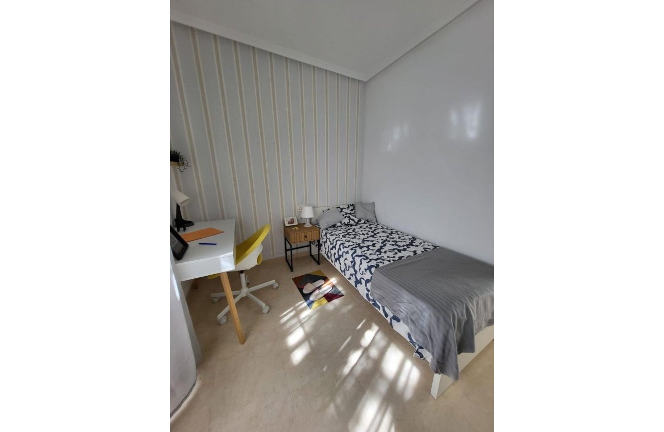 Revente - Town House -
San Miguel de Salinas - Ciudad De Las Comunicaciones