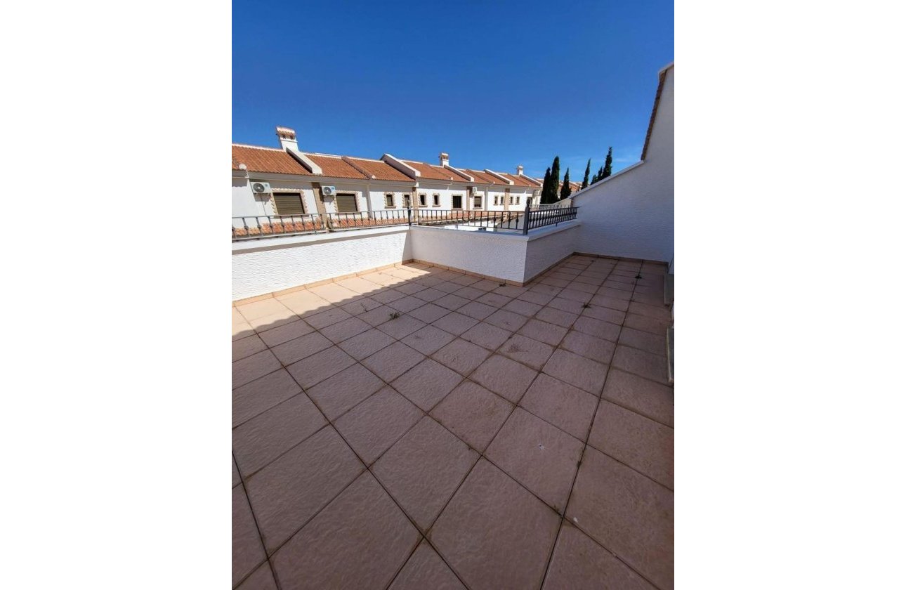 Revente - Town House -
San Miguel de Salinas - Ciudad De Las Comunicaciones