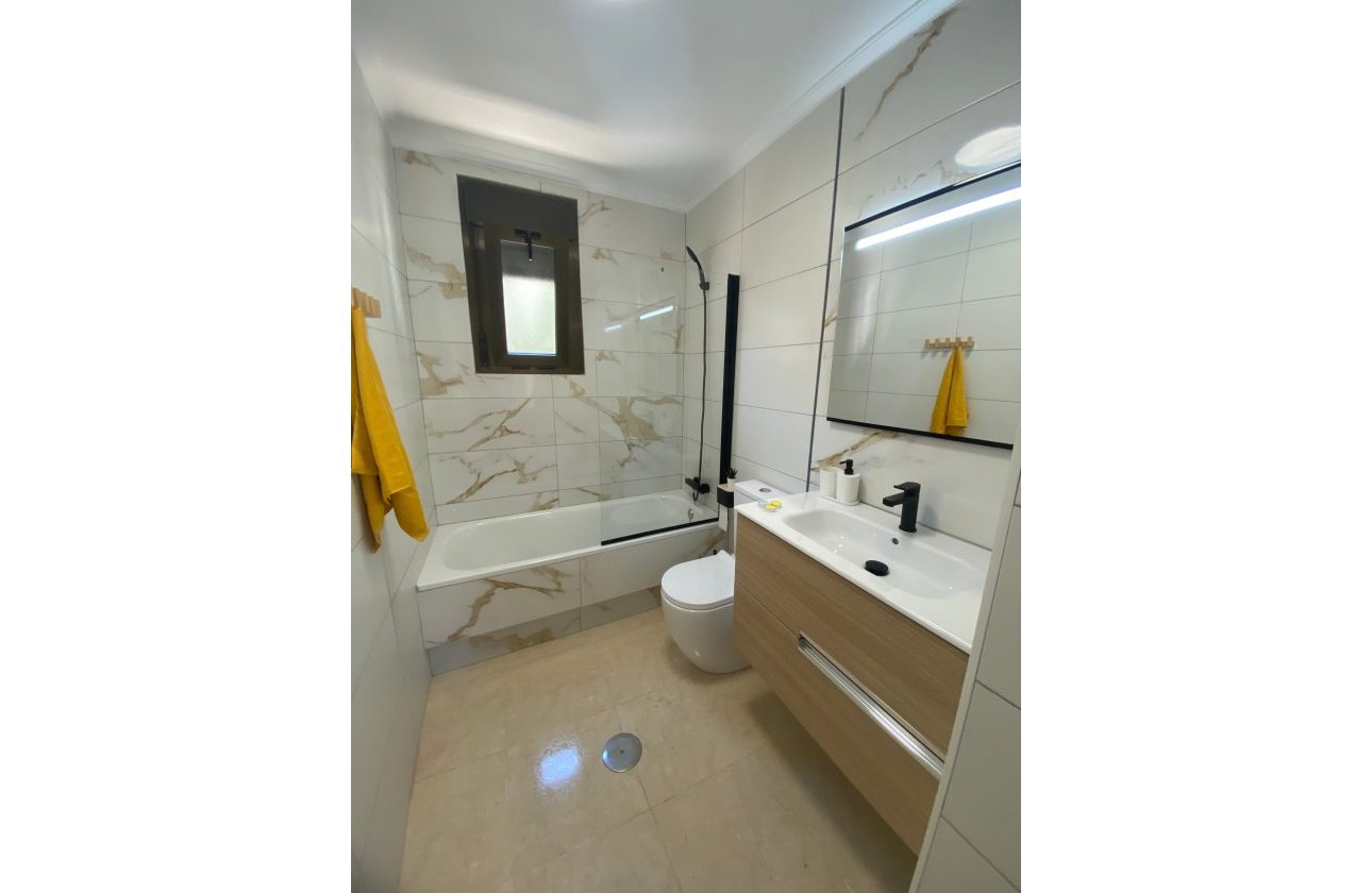 Revente - Town House -
San Miguel de Salinas - Inland