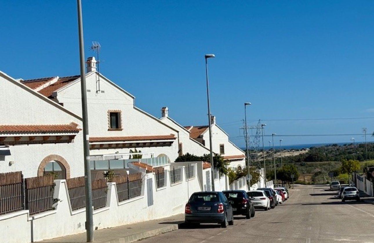 Revente - Town House -
San Miguel de Salinas - Inland