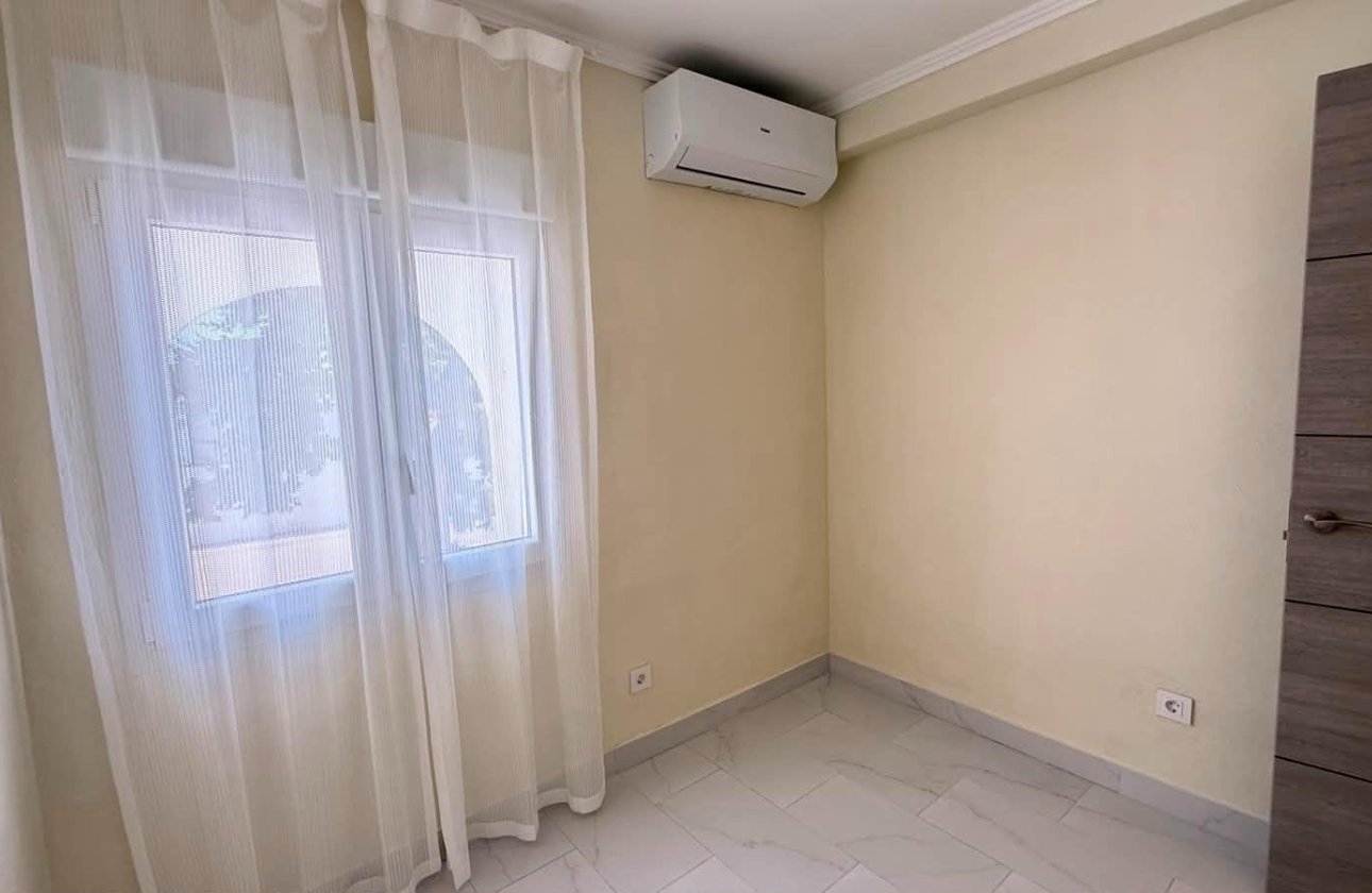 Revente - Town House -
Torrevieja - Calas Blanca