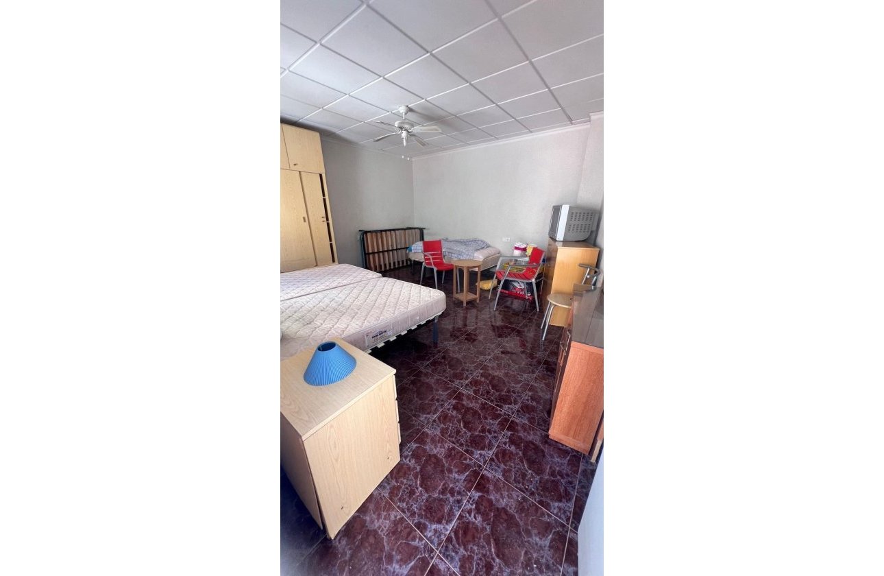 Revente - Town House -
Torrevieja - Estacion De Autobuses