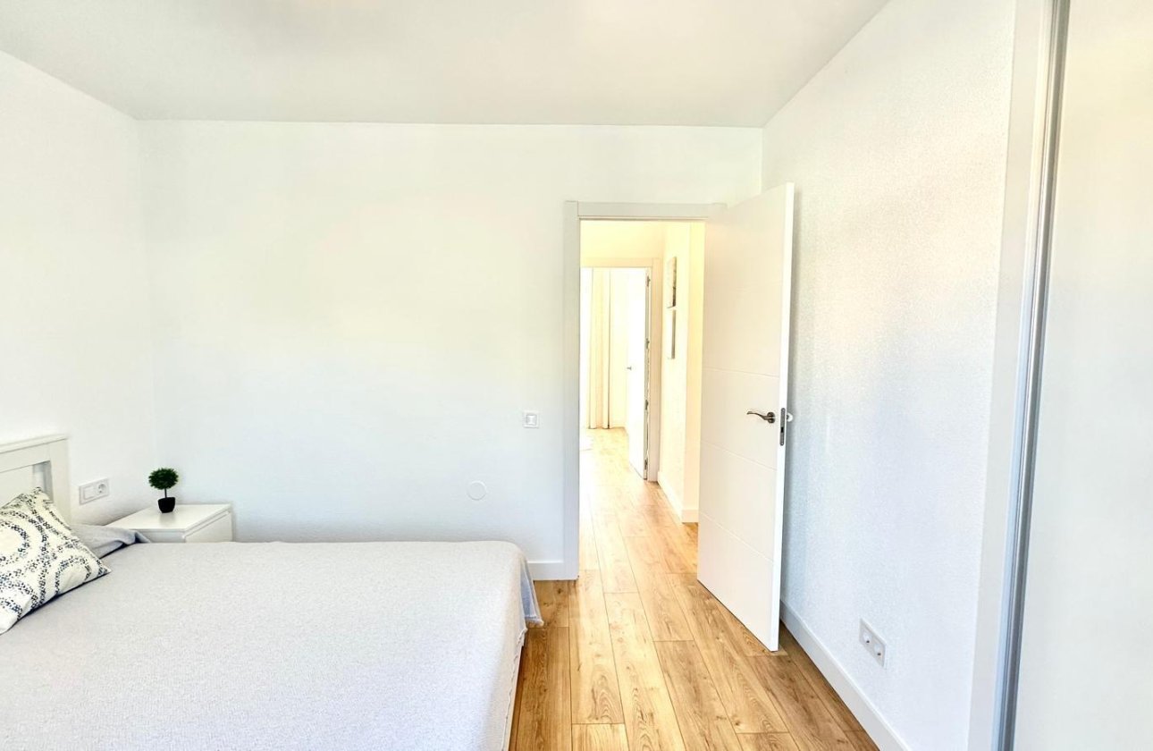 Revente - Town House -
Torrevieja - Estacion De Autobuses