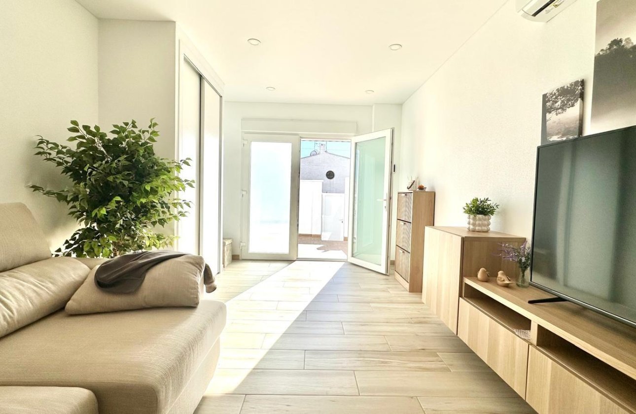 Revente - Town House -
Torrevieja - Estacion De Autobuses