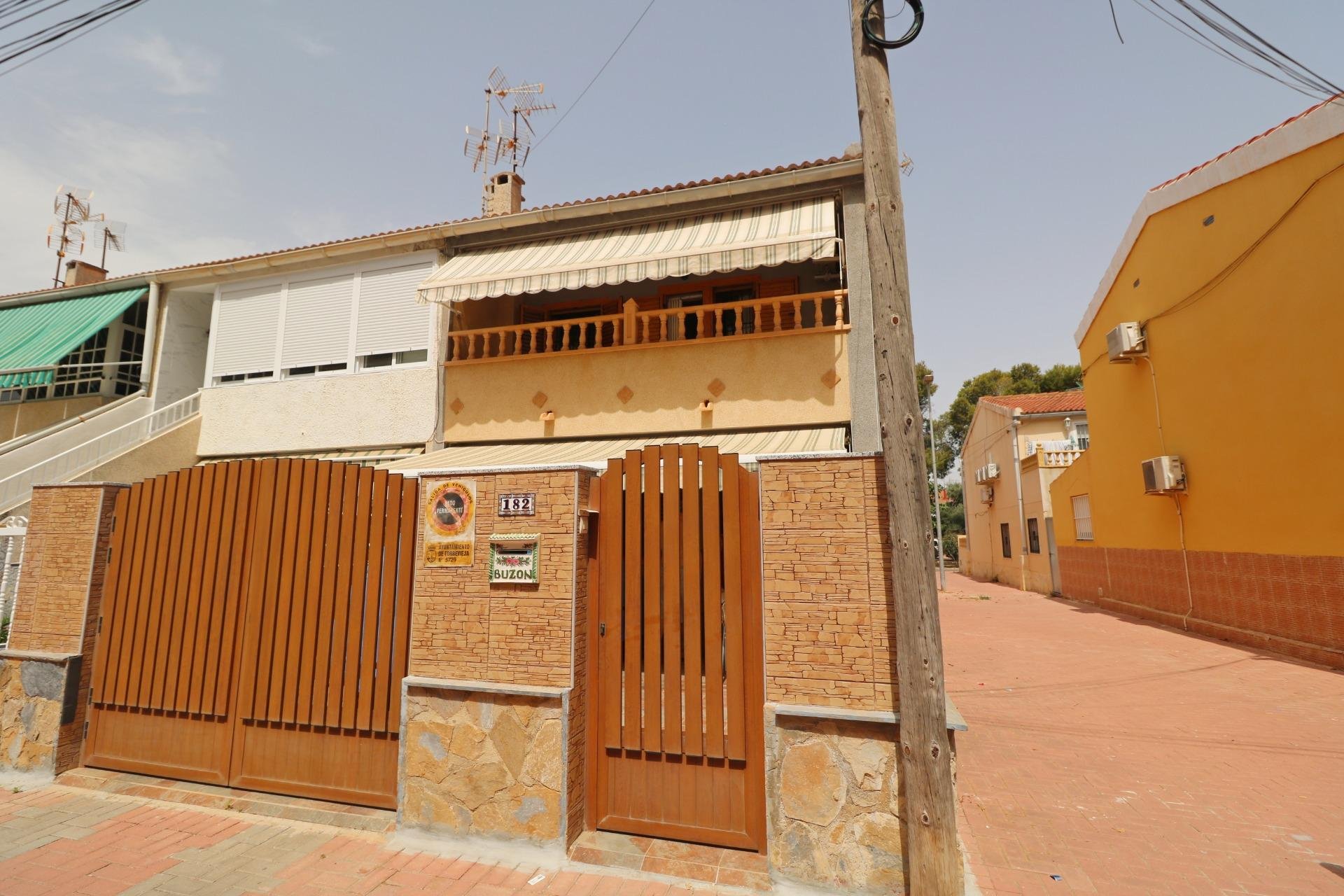 Revente - Town House -
Torrevieja - Playa De Los Naufragos