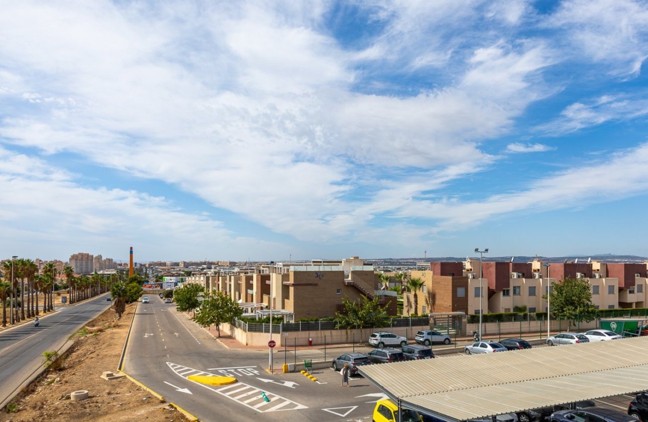 Revente - Town House -
Torrevieja - Sector 25