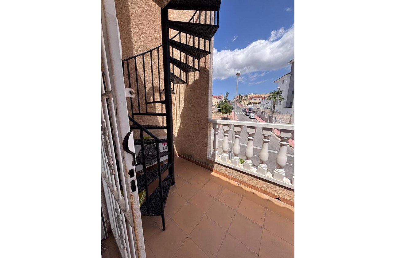 Revente - Town House -
Villamartin - Costa Blanca