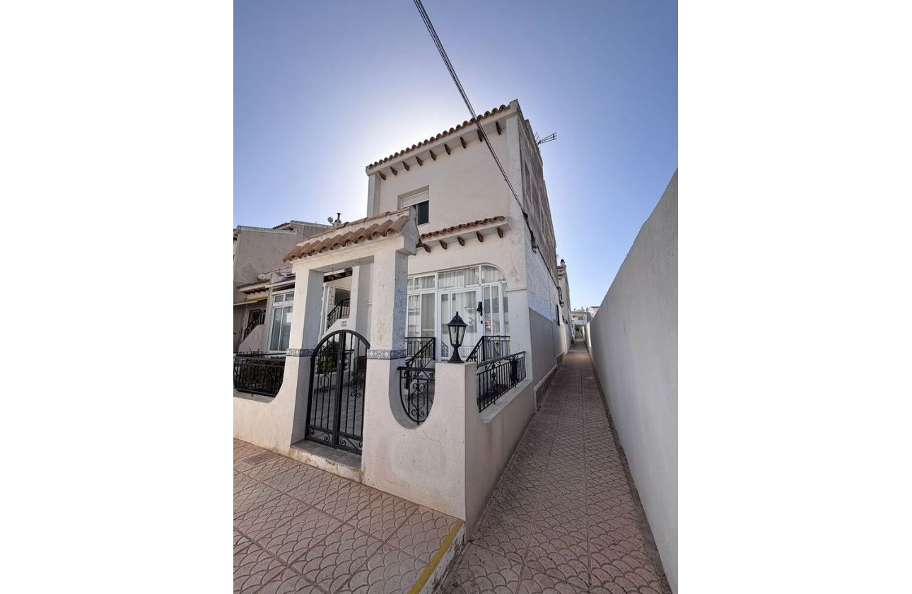 Revente - Town House -
Villamartin - Costa Blanca
