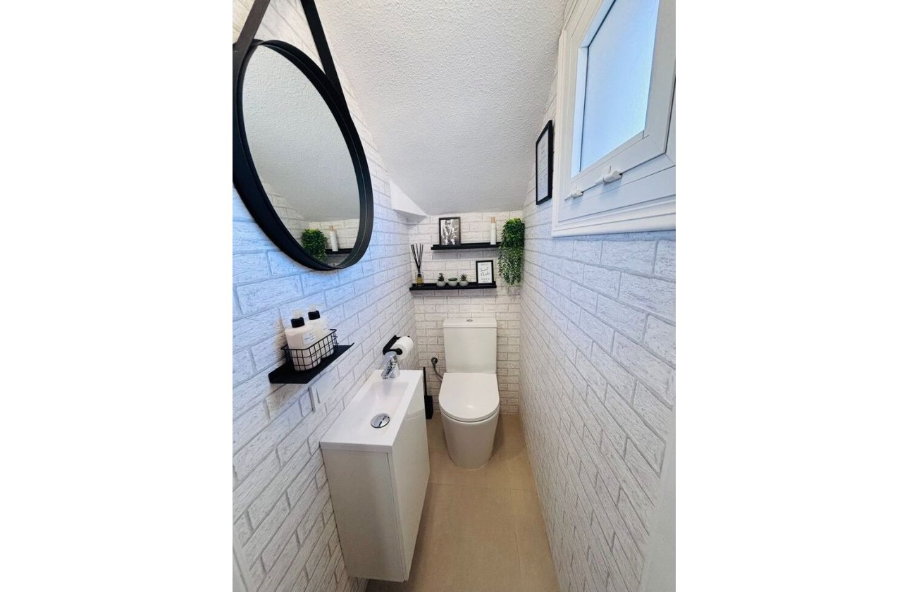 Revente - Town House -
Villamartin - Costa Blanca
