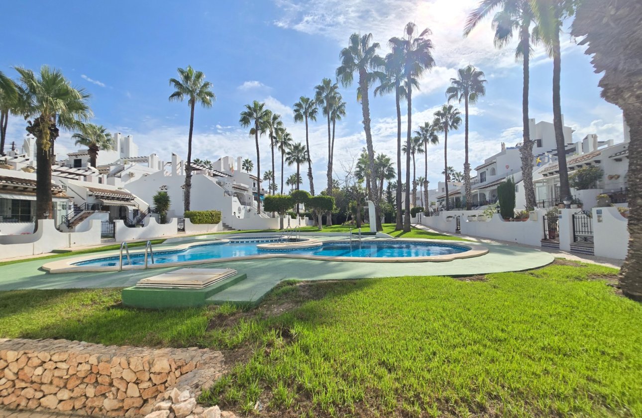 Revente - Town House -
Villamartin - Costa Blanca