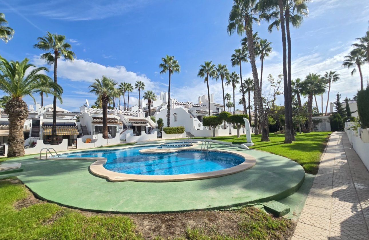Revente - Town House -
Villamartin - Costa Blanca