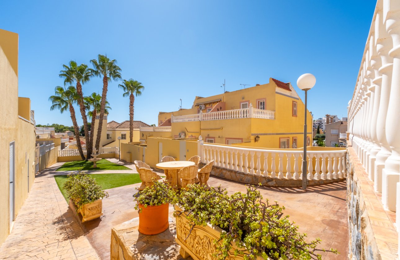 Revente - Town House -
Villamartin - Costa Blanca