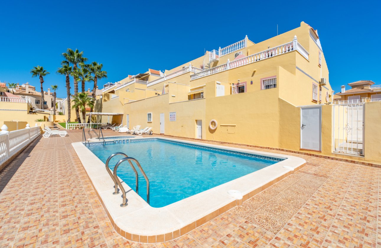 Revente - Town House -
Villamartin - Costa Blanca