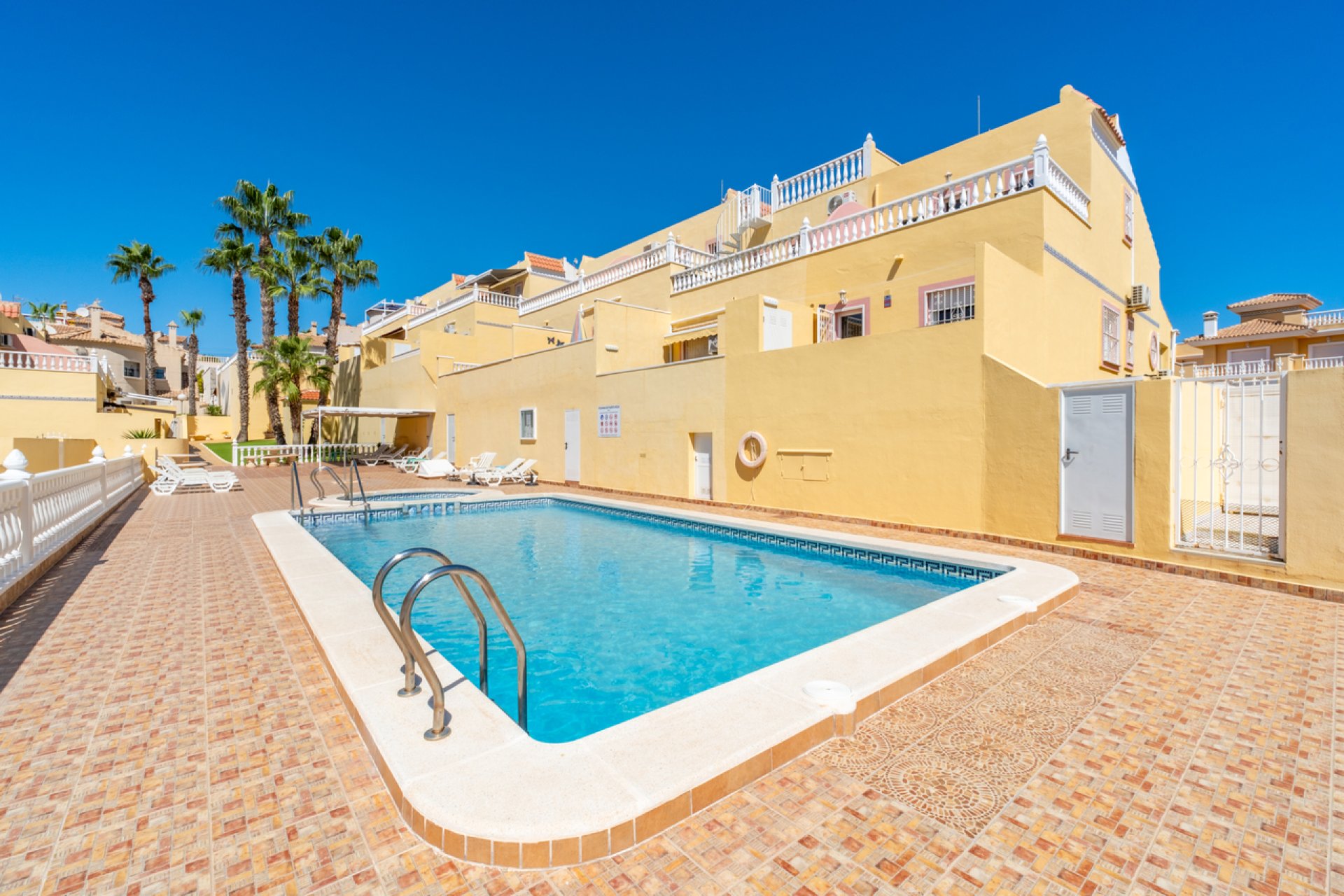 Revente - Town House -
Villamartin - Costa Blanca